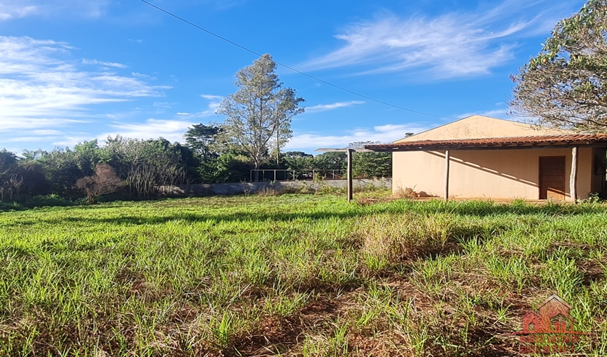 Excelente Chácara a Venda de 3.000 m² a 4 Km de Bauru – SP Excelente Chácara a Venda de 3.000 m² a 4 Km de Bauru – SP