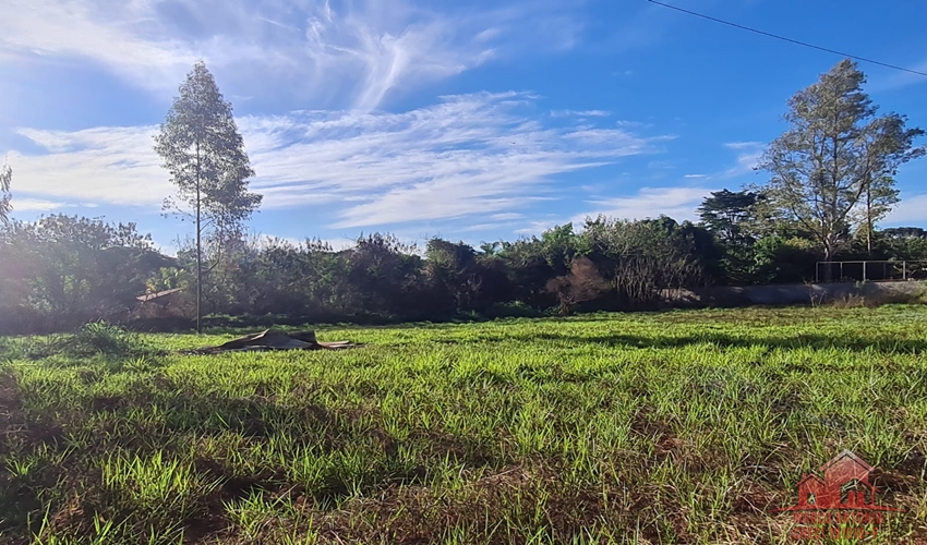 Excelente Chácara a Venda de 3.000 m² a 4 Km de Bauru – SP Excelente Chácara a Venda de 3.000 m² a 4 Km de Bauru – SP
