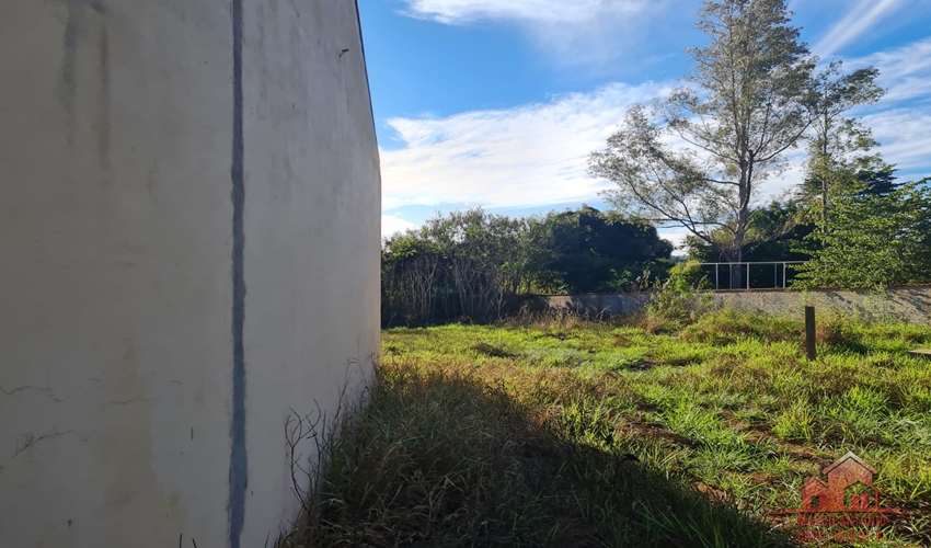 Excelente Chácara a Venda de 3.000 m² a 4 Km de Bauru – SP Excelente Chácara a Venda de 3.000 m² a 4 Km de Bauru – SP